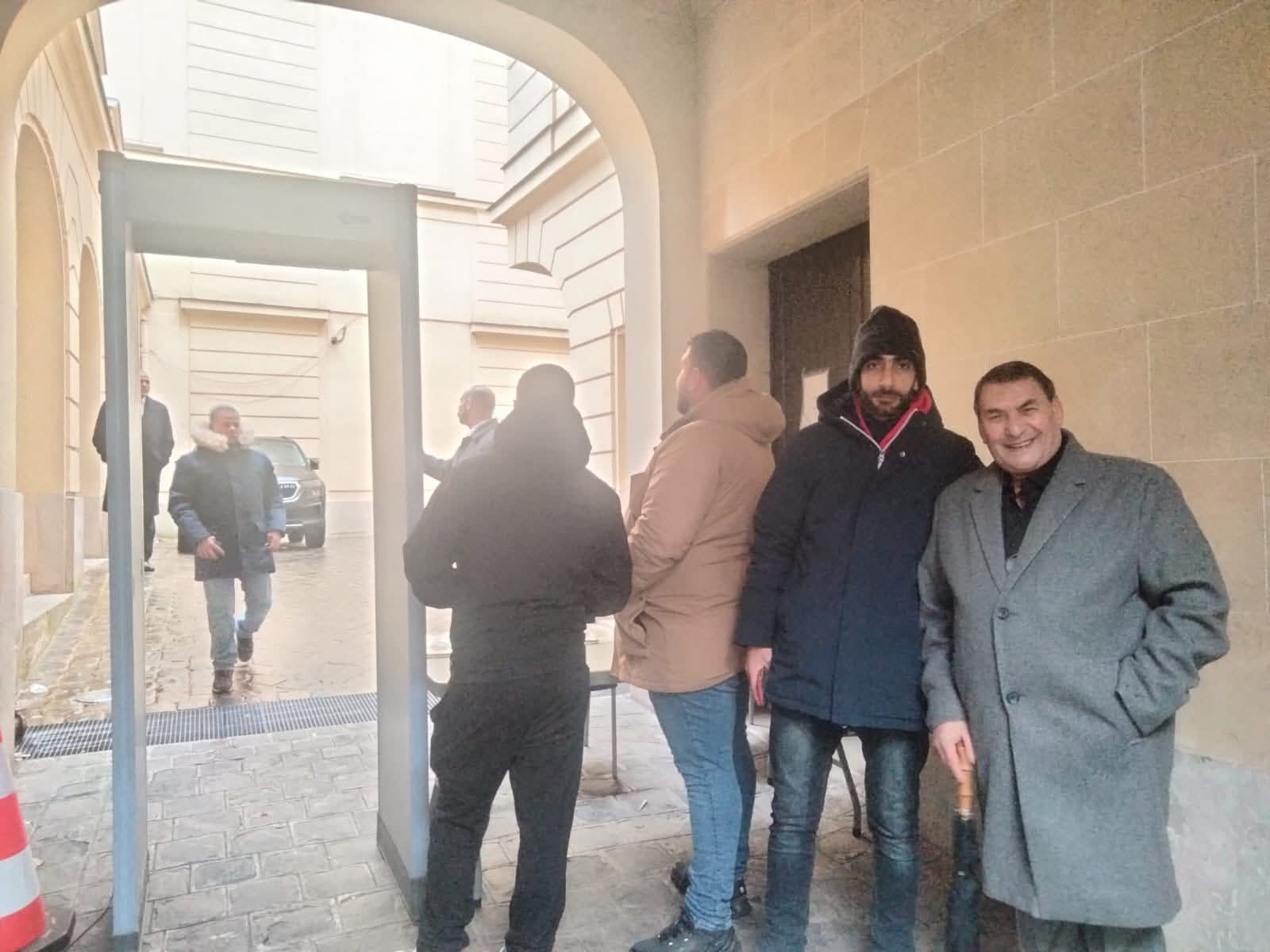 توافد أبناء الجالية المصرية في فرنسا للإدلاء بأصواتهم في انتخابات المرحلة الثانية لمجلس النواب