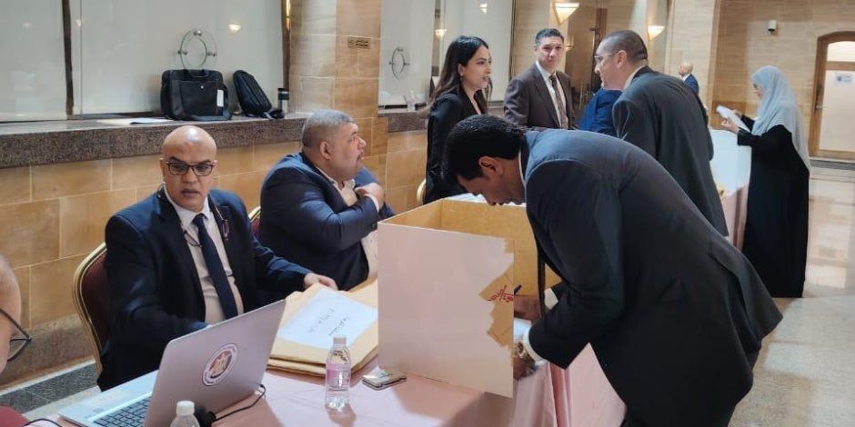 المصريون في الرياض يتوجهون للإدلاء بأصواتهم في المرحلة الثانية لانتخابات مجلس النواب