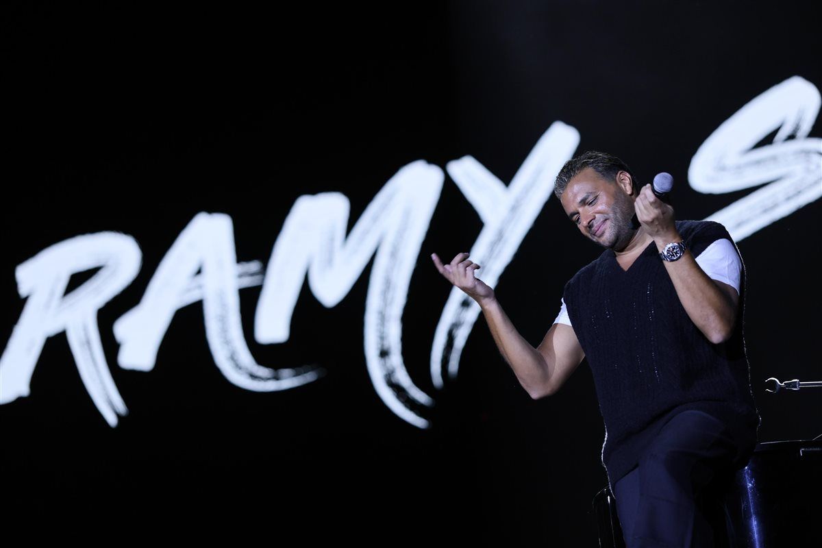 رامي صبري يشعل حفلًا أسطوريًا كامل العدد