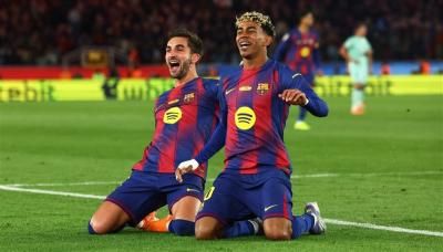 برشلونة يحتفل بعودته لكامب نو برباعية