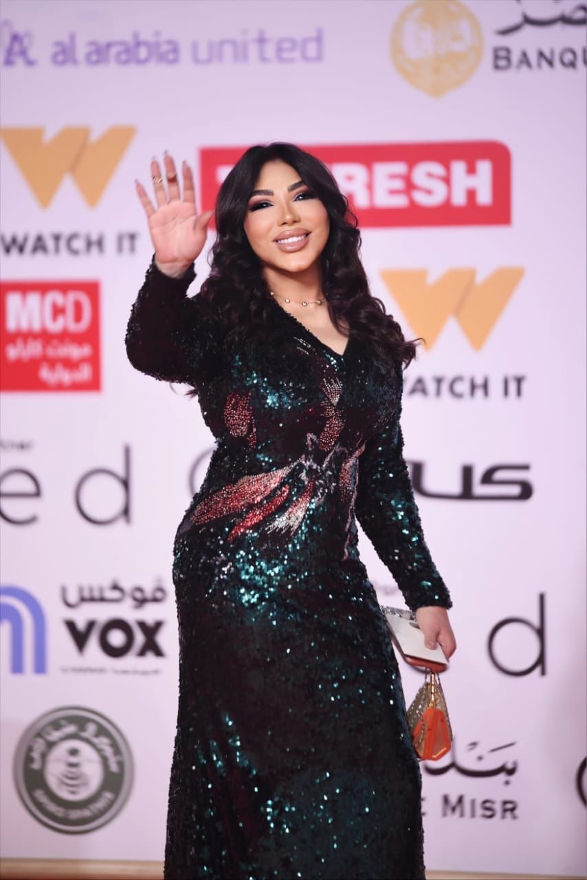 بفستان زيتي ملكي.. غادة إبراهيم تشعل ختام مهرجان القاهرة وتتصدر أهتمام السوشيال ميديا