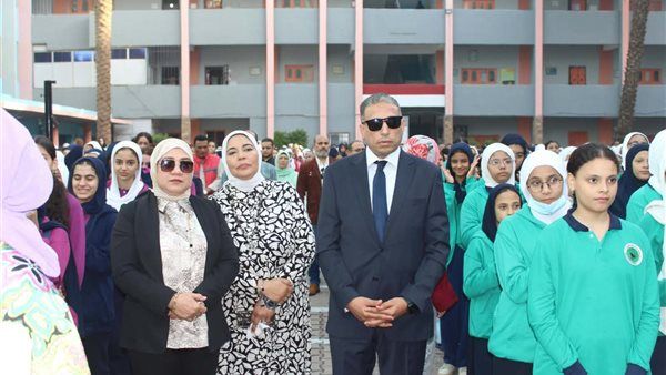 مدير "تعليم الجيزة" يفاجئ مدارس العجوزة بتفتيش شامل.. وتوجيهات صارمة بـ "التقويم الموحد" ومنع "الاجتهادات الفردية"