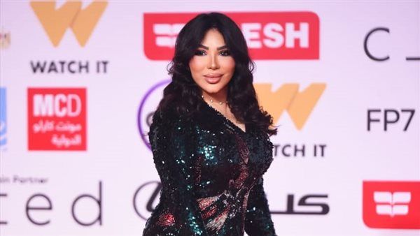 بفستان زيتي ملكي.. غادة إبراهيم تشعل ختام مهرجان القاهرة وتتصدر أهتمام السوشيال ميديا