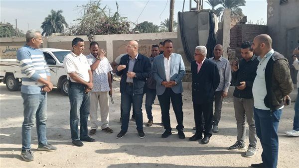 نائب محافظ الجيزة يتفقد مشروعات الرصف وأعمال التوسعة والتطوير بطريق جسر المنوات بالحوامدية