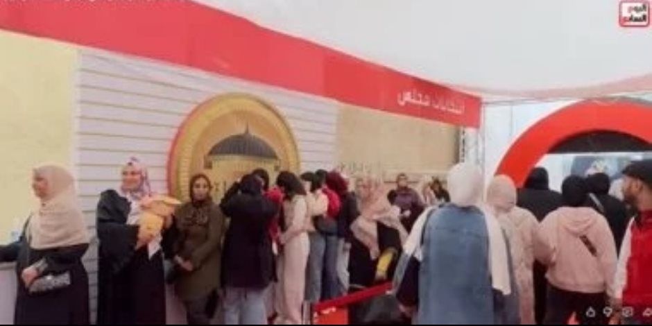 بعد انتهاء ساعة الراحة .. استئناف التصويت فى لجان الانتخابات بعين شمس والمطرية