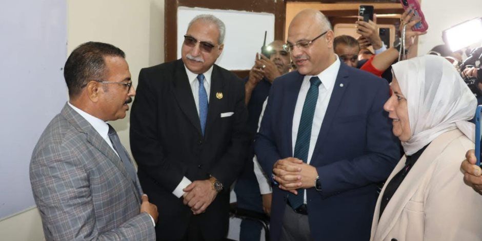 محافظ القليوبية يتفقد عدد من اللجان ويطلع تقارير تفصيلية على سير العملية الانتخابية