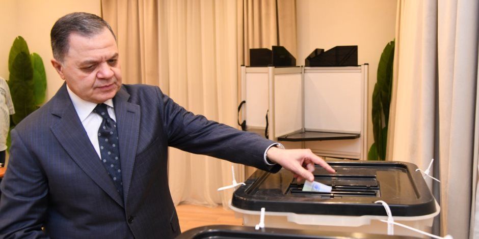 وزير الداخلية يدلي بصوته في انتخابات النواب 2025