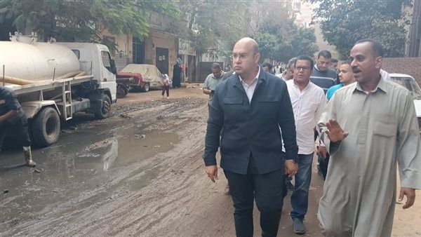 نائب محافظ الجيزة يتابع ميدانيا مشروع احلال وتجديد شبكات الصرف الصحي بأبو النمرس للقضاء على مشكلة الطفوحات