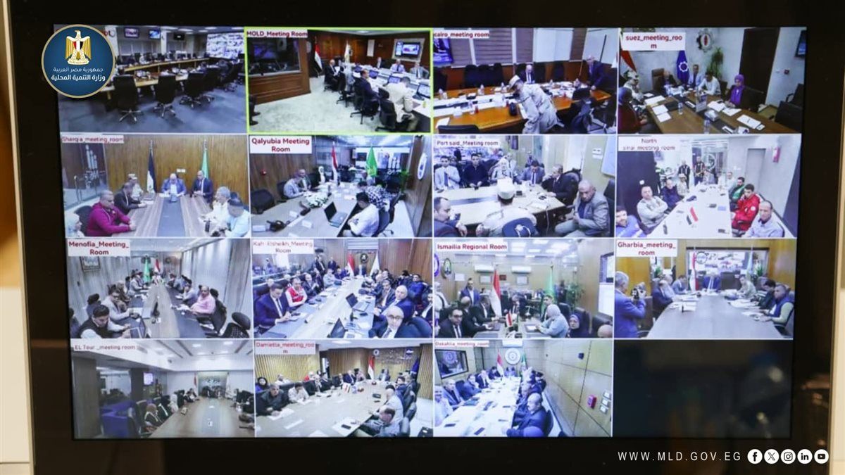 وزيرة التنمية المحلية تتابع سير انتخابات المرحلة الثانية عبر مركز سيطرة الشبكة الوطنية للطوارئ