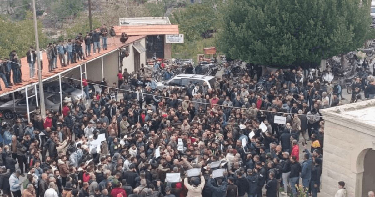 العالم اليوم - سوريا.. مظاهرات في الساحل وحمص وانتشار لقوى الأمن