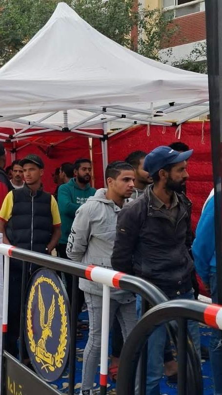 حضور شبابى أمام لجان حدائق القبة لإدلاء بأصواتهم بانتخابات النواب.. صور