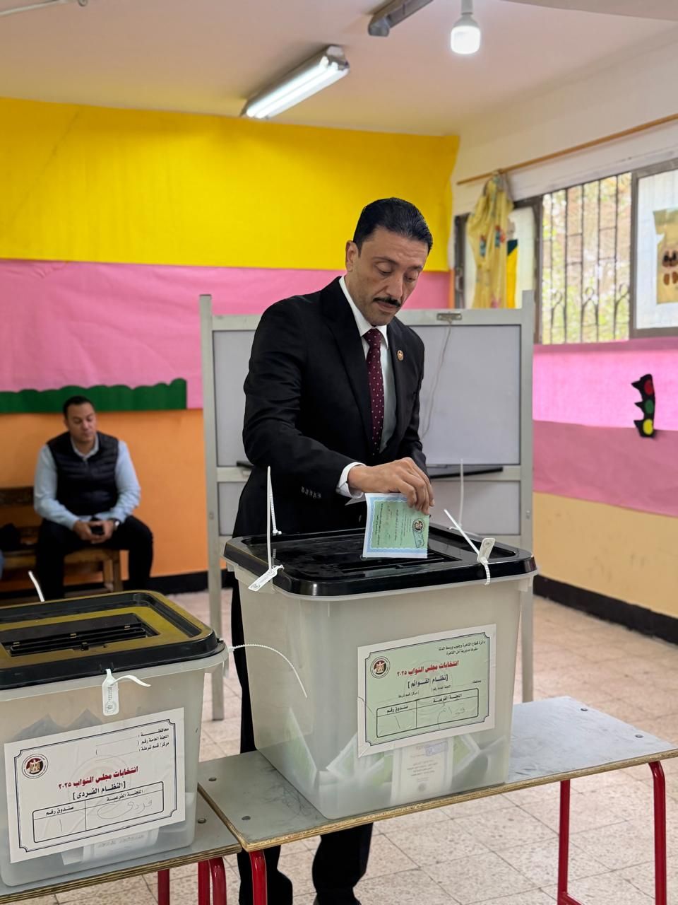 النائب محمد رزق يدلي بصوته في انتخابات مجلس النواب 2025