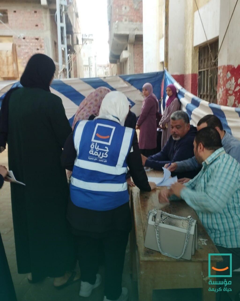 حياة كريمة نتابع انتخابات مجلس النواب بأكثر من 12 ألف متطوع (3) حياة كريمة نتابع انتخابات مجلس النواب بأكثر من 12 ألف متطوع (3)