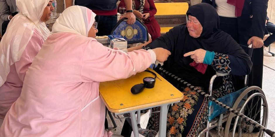 ذوي الإعاقة يثبتون عزيمتهم في صناديق بورسعيد بانتخابات مجلس النواب