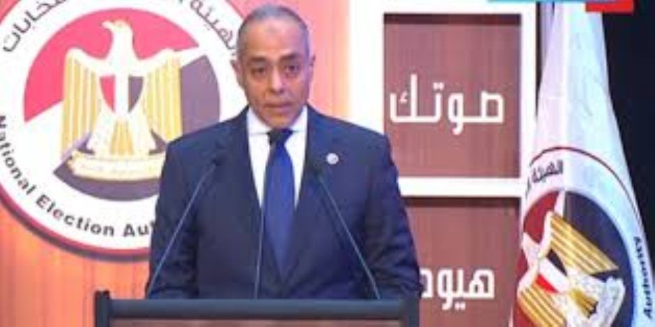 أحمد بندارى يجرى اتصالات مع رؤساء اللجان بعد غلق التصويت بانتخابات النواب