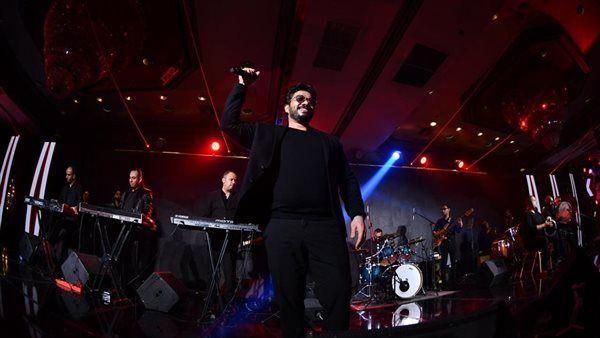 مصطفي حجاج يتألق في حفله وسط حضور نجوم الفن والمجتمع
