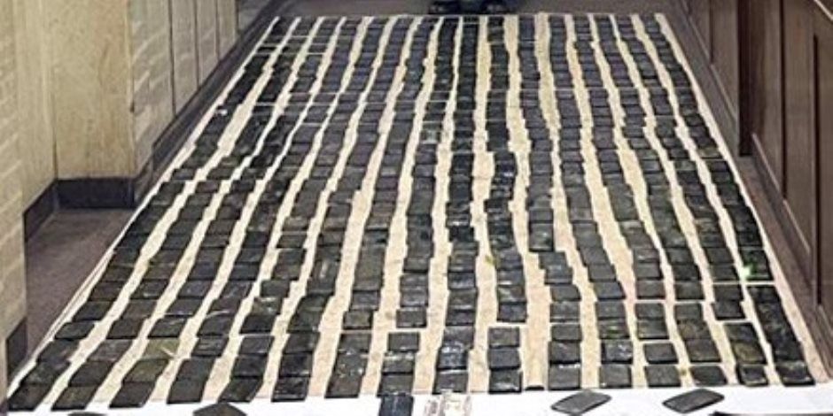 قرارات عاجلة من النيابة فى واقعة ضبط طن حشيش فى الرمل بالإسكندرية