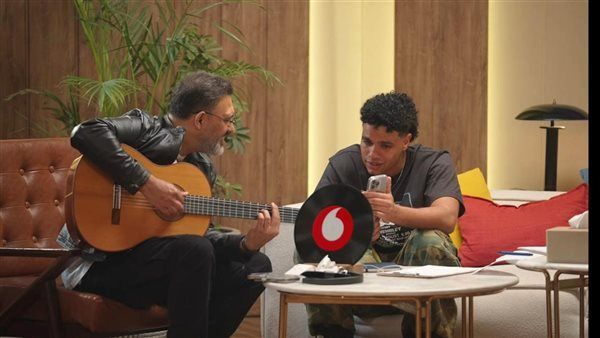 عمرو مصطفى يوضح آلية استخدام الـ AI في صناعة الأغاني مع زياد ظاظا