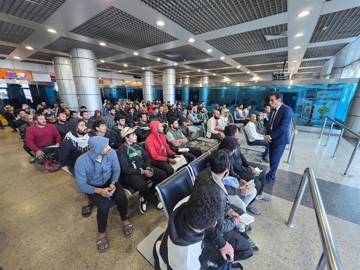 الخارجية تنجح في استعادة 131 مواطنًا مصريًا من ليبيا (صور)