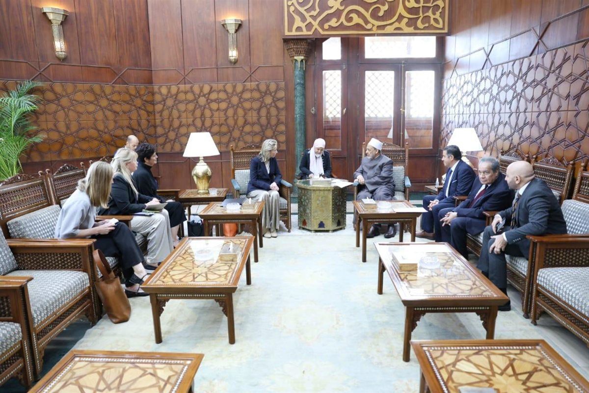 شيخ الأزهر يستقبل مبعوثة الاتحاد الأوروبي لحقوق الإنسان