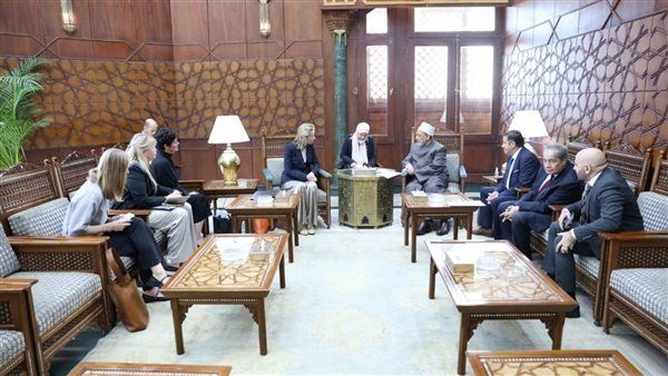 شيخ الأزهر يستقبل مبعوثة الاتحاد الأوروبي لحقوق الإنسان