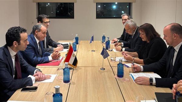 وزير الخارجية يلتقي المفوضة الأوروبية للمتوسط على هامش أعمال المنتدى الإقليمي العاشر لوزراء خارجية الاتحاد من أجل المتوسط