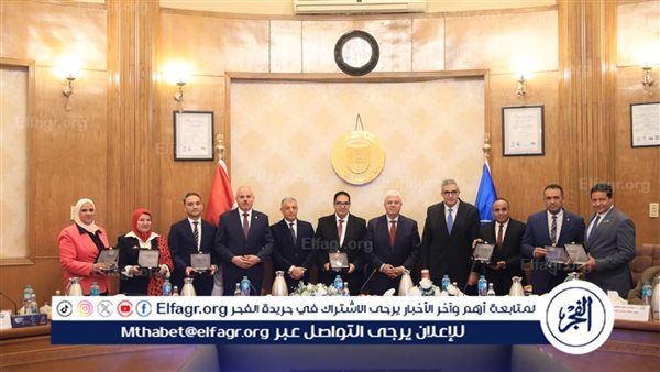 وزير التعليم العالي يكرم الجامعات الفائزة بمسابقة أفضل جامعة صديقة للبيئة للعام الجامعي