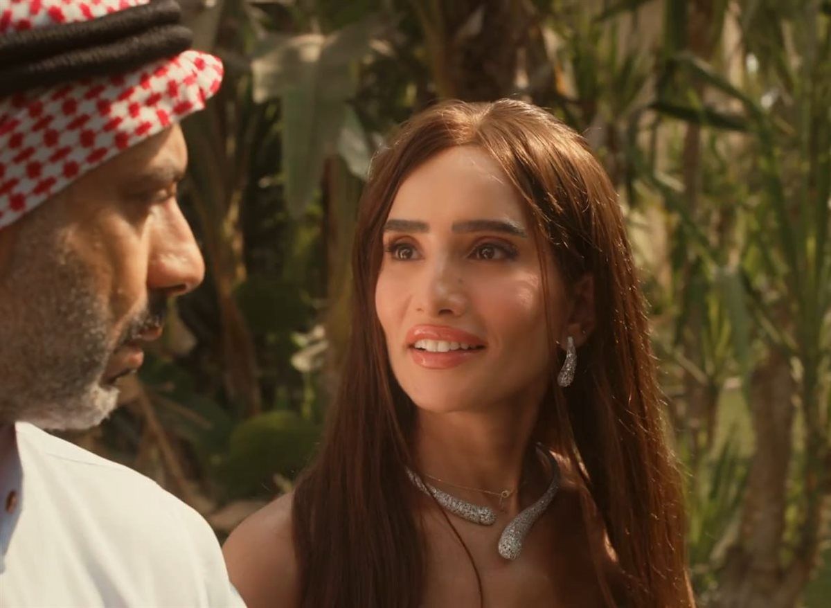 ورد وشوكولاته.. زينة تعود في مشاهد مواجهة خيالية مع محمد فراج
