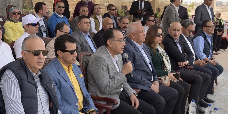 رئيس الوزراء يتفقد مشروع روضة السيدة 2 ويتابع أعمال تطوير المنطقة المحيطة