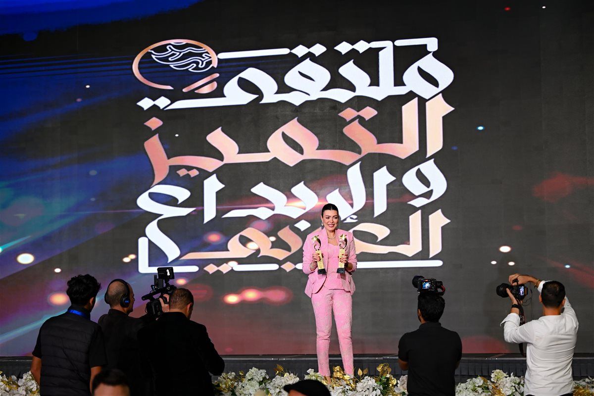 بالصور.. تكريم الإعلامية شريهان أبو الحسن كأفضل مذيعة منوعات عن برنامج "ست ستات" في ملتقى التميز والإبداع