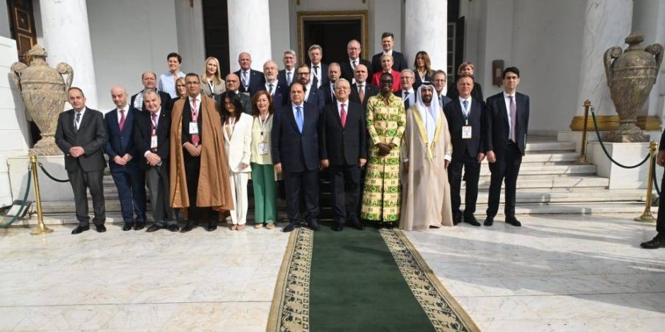 أبو العينين: السلام العادل ضرورة لاستقرار المنطقة