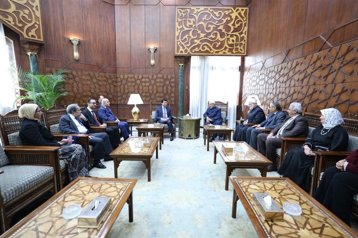 شيخ الأزهر يستقبل وزير الشباب والرياضة لبحث تعزيز التَّعاون المشترك