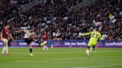 ليفربول يتنفس ويونايتد يتخطى بالاس