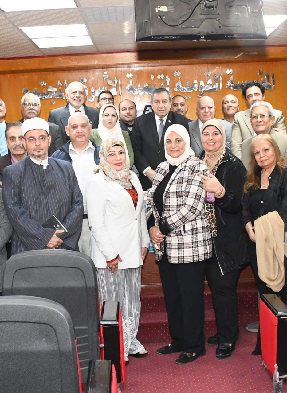 بحضور رئيس وزراء مصر الأسبق د. عصام شرف.. صالون الأمل الثقافي الاجتماعي يناقش "هجمة سيبرانية"