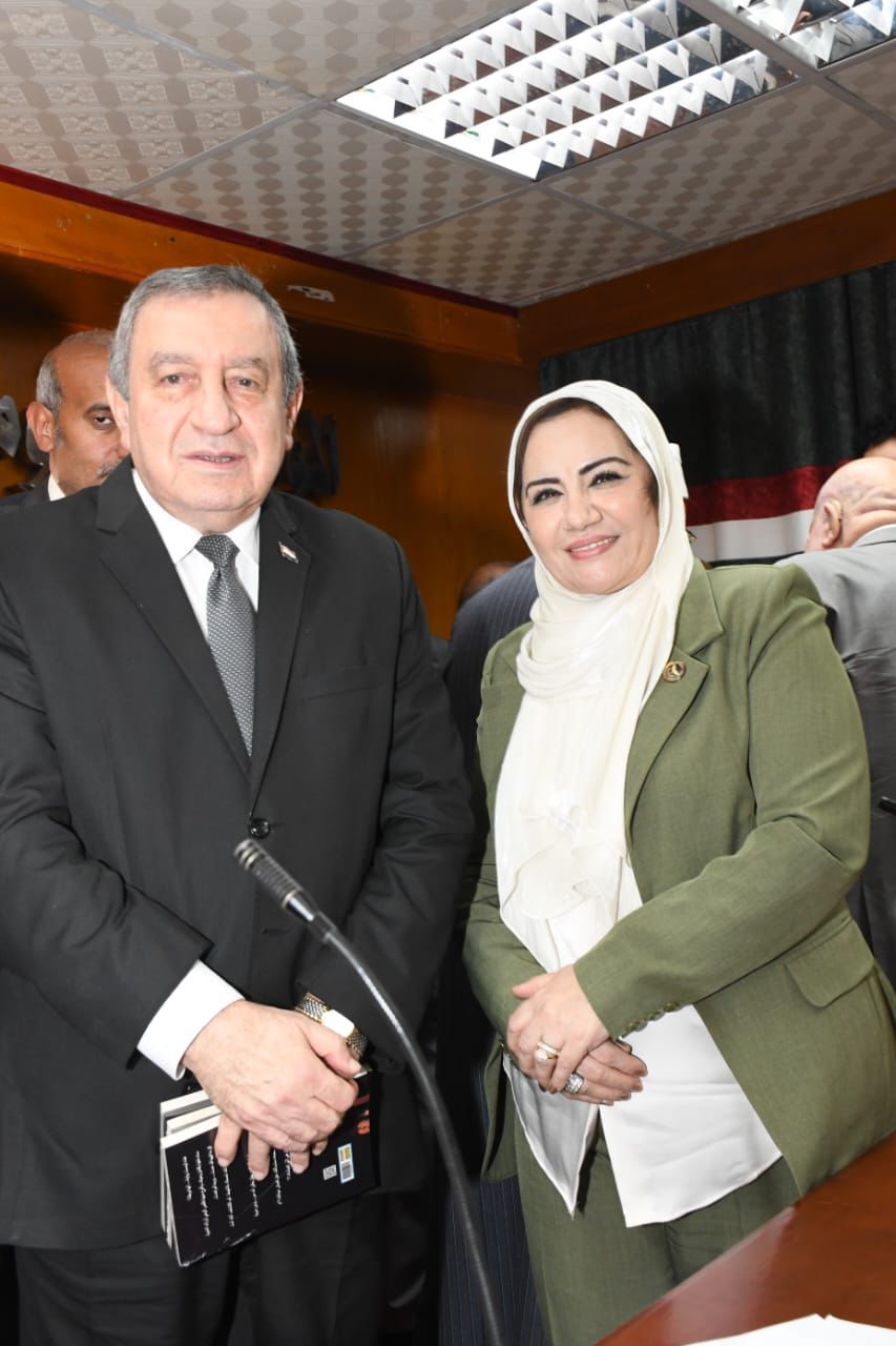 بحضور رئيس وزراء مصر الأسبق د. عصام شرف.. صالون الأمل الثقافي الاجتماعي يناقش "هجمة سيبرانية"