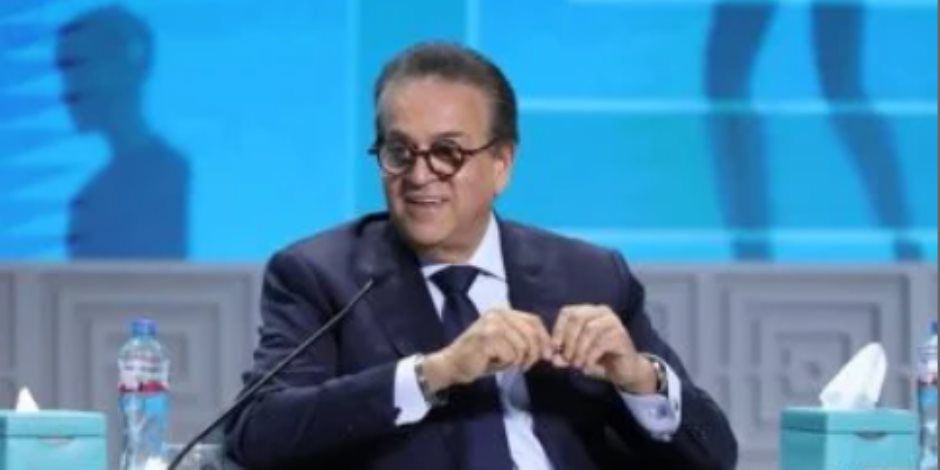 وزير الصحة يرفض فرض رسوم كشف على مرضى نفقة الدولة والتأمين بأحد المستشفيات