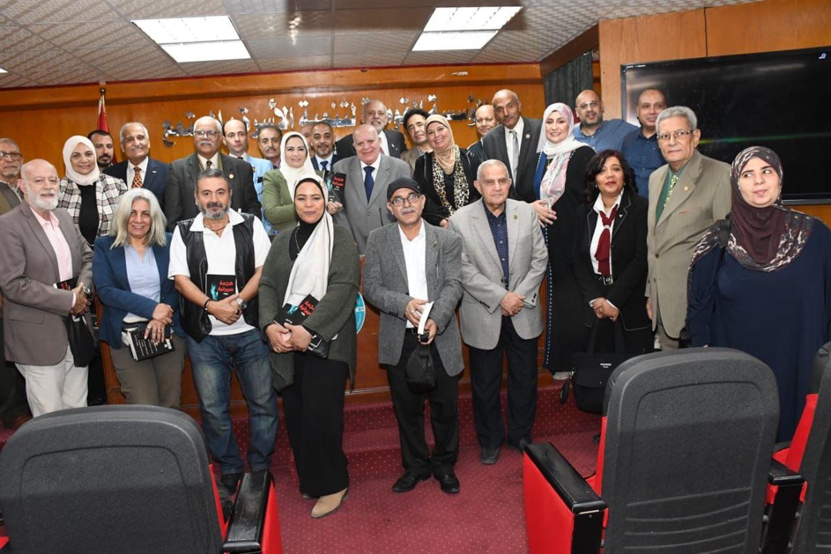 بحضور رئيس وزراء مصر الأسبق د. عصام شرف.. صالون الأمل الثقافي الاجتماعي يناقش "هجمة سيبرانية"