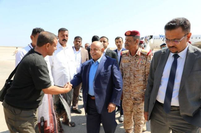 محافظ حضرموت يصل المكلا بعد أدائه اليمين الدستورية أمام فخامة رئيس مجلس القيادة الرئاسي