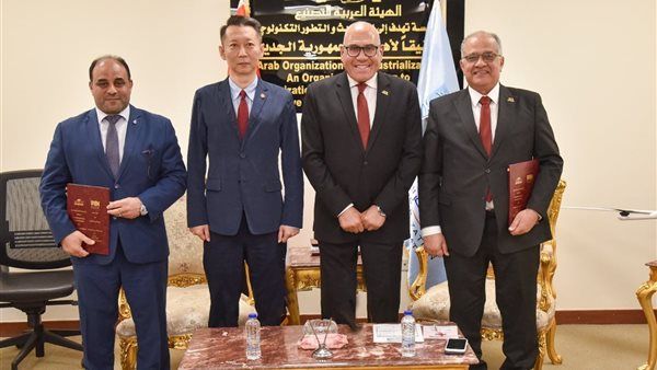 توقيع مذكرة للتفاهم بين الهيئة العربية للتصنيع وشركة القلعة رد فلاج الإماراتية الصينية