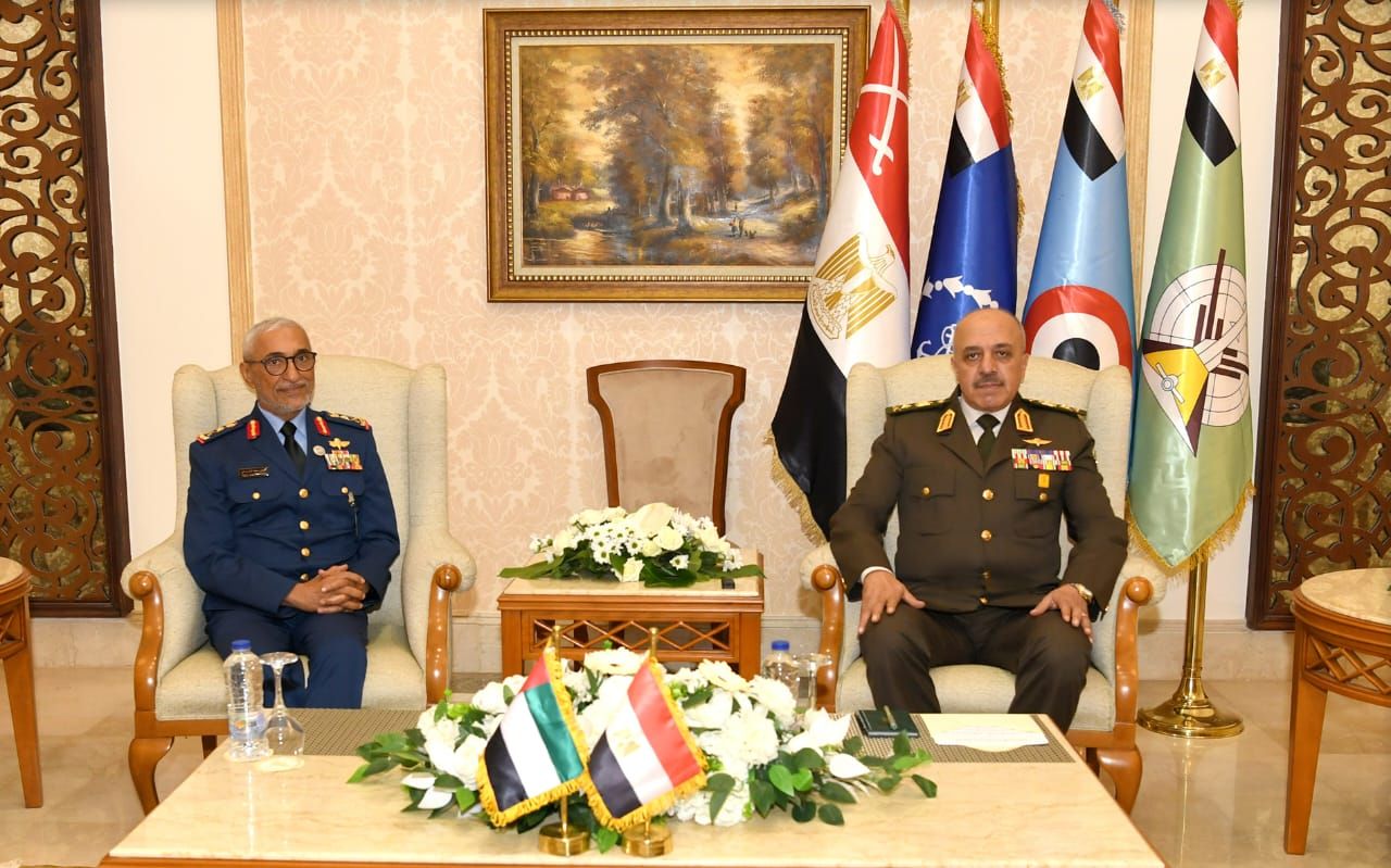 وزير الدفاع ورئيس أركان حرب القوات المسلحة يلتقيان عددا من قادة الوفود العسكرية