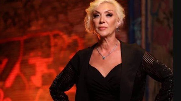 سقطت من شرفتها.. اتهامات لابنة نجمة شهيرة بقتلها