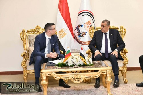 وزير الإنتاج الحربي يلتقي نظيره الأذربيجاني في “EDEX 2025” لتعزيز التعاون الصناعي العسكري والمدني