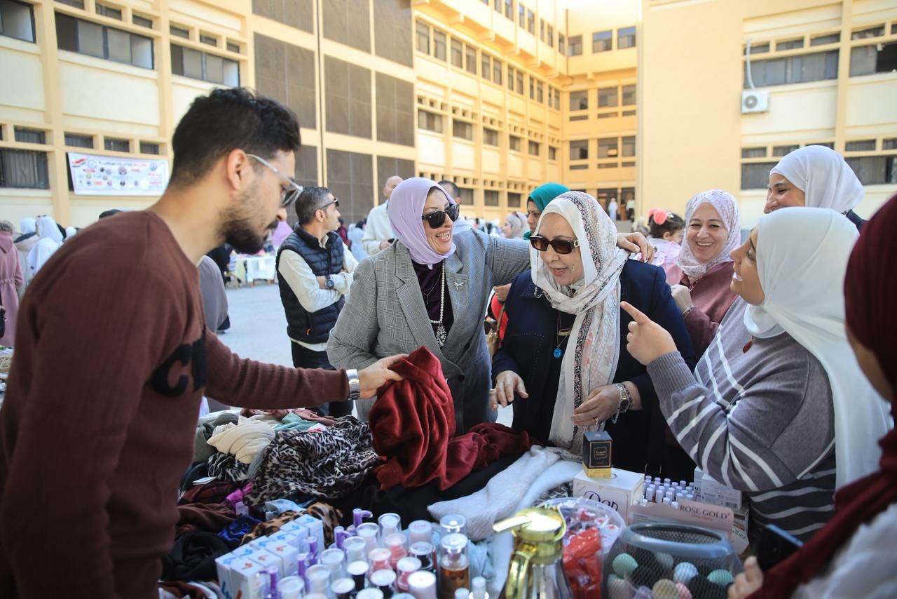 المجلس القومي للمرأة يفتتح معرضاً للحرف اليدوية التقليدية في العريش (صور)