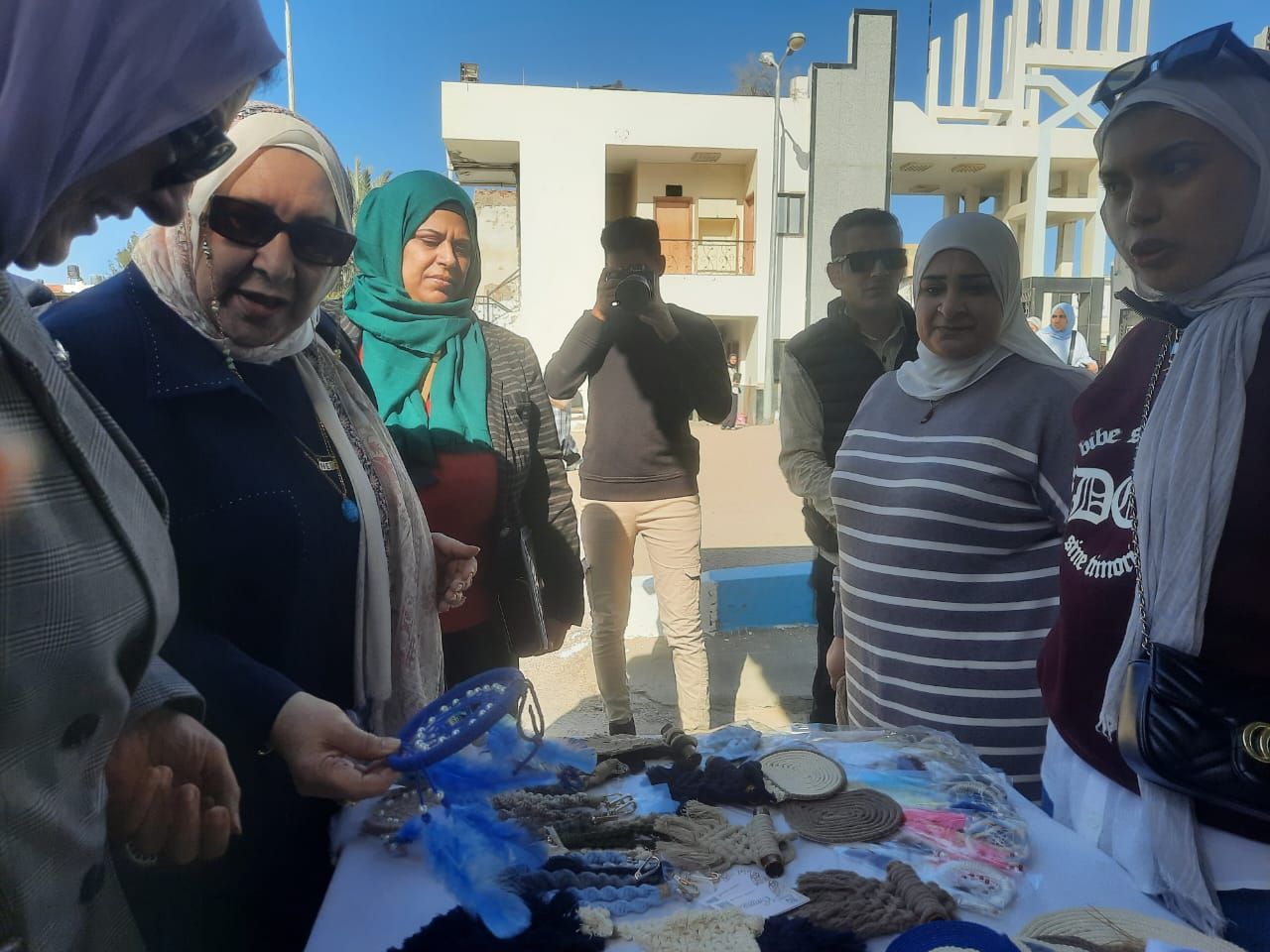 المجلس القومي للمرأة يفتتح معرضاً للحرف اليدوية التقليدية في العريش (صور)