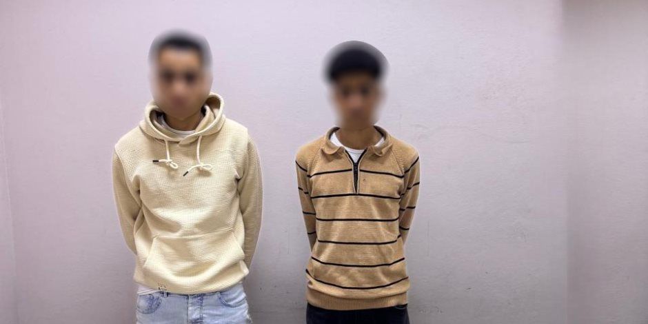 أمن قنا يضبط شخصين بمحيط دائرة انتخابية بحوزتهما بطاقات شخصية وأموال