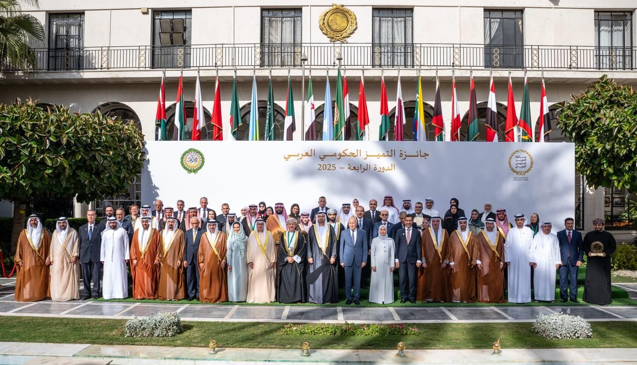 فوز قطاع الطب الوقائى والصحة العامة بالمركز الأول بجائزة التميز الحكومي العربى