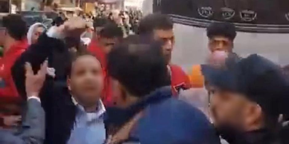 مرشح فى إمبابة ومواطن يحرران محضر فى قسم الشرطة بسبب مزاعم وجود رشاوى إنتخابية