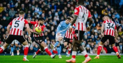 السيتي يهدد صدارة أرسنال