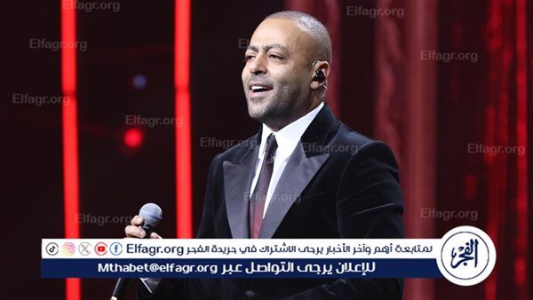 تامر عاشور يشعل الفسطاط.. ولقطة زواج مفاجئة تخطف الأنظار على المسرح