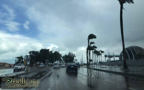 أمطار ورياح محملة بالأتربة تضرب هذه المناطق.. الأرصاد تحذر من طقس الساعات القادمة
